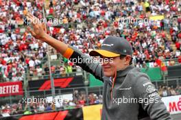 Lando Norris (GBR) McLaren on the drivers parade. 27.10.2019. Formula 1 World Championship, Rd 18, Mexican Grand Prix, Mexico City, Mexico, Race Day.