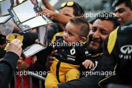A young Renault F1 Team fan.                                24.10.2019. Formula 1 World Championship, Rd 18, Mexican Grand Prix, Mexico City, Mexico, Preparation Day.