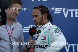 Race winner Lewis Hamilton (GBR) Mercedes AMG F1 in parc ferme with Paul di Resta (GBR) Sky Sports F1 Presenter. 29.09.2019. Formula 1 World Championship, Rd 16, Russian Grand Prix, Sochi Autodrom, Sochi, Russia, Race Day.