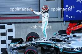 Race winner Lewis Hamilton (GBR) Mercedes AMG F1 W10 celebrates in parc ferme. 29.09.2019. Formula 1 World Championship, Rd 16, Russian Grand Prix, Sochi Autodrom, Sochi, Russia, Race Day.