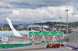 Sebastian Vettel (GER) Ferrari SF90 leads at the start of the race. 29.09.2019. Formula 1 World Championship, Rd 16, Russian Grand Prix, Sochi Autodrom, Sochi, Russia, Race Day.