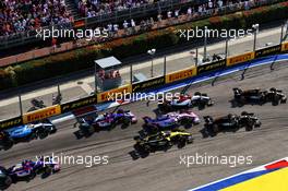 Kevin Magnussen (DEN) Haas VF-19 and Romain Grosjean (FRA) Haas F1 Team VF-19 at the start of the race. 29.09.2019. Formula 1 World Championship, Rd 16, Russian Grand Prix, Sochi Autodrom, Sochi, Russia, Race Day.