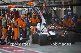 Lando Norris (GBR) McLaren MCL34 pit stop. 29.09.2019. Formula 1 World Championship, Rd 16, Russian Grand Prix, Sochi Autodrom, Sochi, Russia, Race Day.