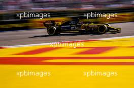 Daniel Ricciardo (AUS) Renault F1 Team RS19. 29.09.2019. Formula 1 World Championship, Rd 16, Russian Grand Prix, Sochi Autodrom, Sochi, Russia, Race Day.