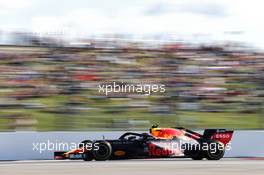 Alexander Albon (THA) Red Bull Racing RB15. 29.09.2019. Formula 1 World Championship, Rd 16, Russian Grand Prix, Sochi Autodrom, Sochi, Russia, Race Day.