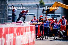 Alexander Albon (THA) Red Bull Racing crashes in Q1. 28.09.2019. Formula 1 World Championship, Rd 16, Russian Grand Prix, Sochi Autodrom, Sochi, Russia, Qualifying Day.
