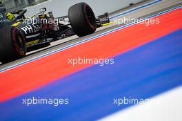 Nico Hulkenberg (GER) Renault F1 Team RS19. 28.09.2019. Formula 1 World Championship, Rd 16, Russian Grand Prix, Sochi Autodrom, Sochi, Russia, Qualifying Day.