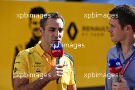 (L to R): Cyril Abiteboul (FRA) Renault Sport F1 Managing Director with Paul di Resta (GBR) Sky Sports F1 Presenter. 28.09.2019. Formula 1 World Championship, Rd 16, Russian Grand Prix, Sochi Autodrom, Sochi, Russia, Qualifying Day.