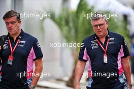 (L to R): Andy Stevenson (GBR) Racing Point F1 Team Manager with Otmar Szafnauer (USA) Racing Point F1 Team Principal and CEO. 28.09.2019. Formula 1 World Championship, Rd 16, Russian Grand Prix, Sochi Autodrom, Sochi, Russia, Qualifying Day.