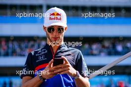 Pierre Gasly (FRA) Scuderia Toro Rosso On the drivers parade. 29.09.2019. Formula 1 World Championship, Rd 16, Russian Grand Prix, Sochi Autodrom, Sochi, Russia, Race Day.