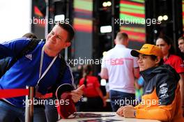 Lando Norris (GBR) McLaren with fans. 26.09.2019. Formula 1 World Championship, Rd 16, Russian Grand Prix, Sochi Autodrom, Sochi, Russia, Preparation Day.