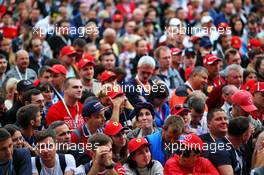 Fans at the Fanzone stage. 26.09.2019. Formula 1 World Championship, Rd 16, Russian Grand Prix, Sochi Autodrom, Sochi, Russia, Preparation Day.