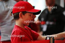 A young fan. 26.09.2019. Formula 1 World Championship, Rd 16, Russian Grand Prix, Sochi Autodrom, Sochi, Russia, Preparation Day.