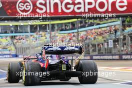 Daniil Kvyat (RUS) Scuderia Toro Rosso STR14. 20.09.2019. Formula 1 World Championship, Rd 15, Singapore Grand Prix, Marina Bay Street Circuit, Singapore, Practice Day.