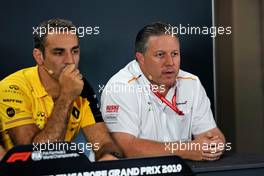 (L to R): Cyril Abiteboul (FRA) Renault Sport F1 Managing Director and Zak Brown (USA) McLaren Executive Director in the FIA Press Conference. 20.09.2019. Formula 1 World Championship, Rd 15, Singapore Grand Prix, Marina Bay Street Circuit, Singapore, Practice Day.