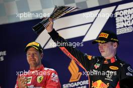 Max Verstappen (NLD) Red Bull Racing celebrates his third position on the podium. 22.09.2019. Formula 1 World Championship, Rd 15, Singapore Grand Prix, Marina Bay Street Circuit, Singapore, Race Day.