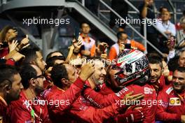 Charles Leclerc (MON) Ferrari celebrates his second position with the team in parc ferme. 22.09.2019. Formula 1 World Championship, Rd 15, Singapore Grand Prix, Marina Bay Street Circuit, Singapore, Race Day.