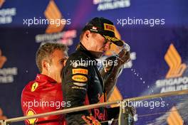 Max Verstappen (NLD) Red Bull Racing celebrates his third position on the podium. 22.09.2019. Formula 1 World Championship, Rd 15, Singapore Grand Prix, Marina Bay Street Circuit, Singapore, Race Day.