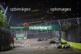 Nico Hulkenberg (GER) Renault F1 Team RS19. 22.09.2019. Formula 1 World Championship, Rd 15, Singapore Grand Prix, Marina Bay Street Circuit, Singapore, Race Day.