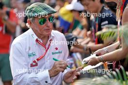 Jackie Stewart (GBR) signs autographs for the fans. 21.09.2019. Formula 1 World Championship, Rd 15, Singapore Grand Prix, Marina Bay Street Circuit, Singapore, Qualifying Day.