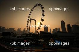 Circuit atmosphere - sunset. 21.09.2019. Formula 1 World Championship, Rd 15, Singapore Grand Prix, Marina Bay Street Circuit, Singapore, Qualifying Day.
