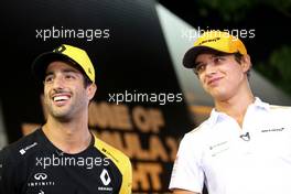 Daniel Ricciardo (AUS), Renault F1 Team and Lando Norris (GBR), McLaren F1 Team  21.09.2019. Formula 1 World Championship, Rd 15, Singapore Grand Prix, Marina Bay Street Circuit, Singapore, Qualifying Day.