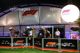 Paddock atmosphere - F1 Media Pen. 21.09.2019. Formula 1 World Championship, Rd 15, Singapore Grand Prix, Marina Bay Street Circuit, Singapore, Qualifying Day.