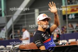 Pierre Gasly (FRA) Scuderia Toro Rosso on the drivers parade. 22.09.2019. Formula 1 World Championship, Rd 15, Singapore Grand Prix, Marina Bay Street Circuit, Singapore, Race Day.