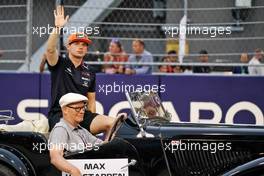 Max Verstappen (NLD) Red Bull Racing on the drivers parade. 22.09.2019. Formula 1 World Championship, Rd 15, Singapore Grand Prix, Marina Bay Street Circuit, Singapore, Race Day.