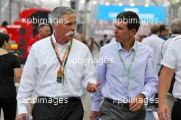 (L to R): Chase Carey (USA) Formula One Group Chairman with John Waldron (USA) President and COO of Goldman Sachs. 22.09.2019. Formula 1 World Championship, Rd 15, Singapore Grand Prix, Marina Bay Street Circuit, Singapore, Race Day.