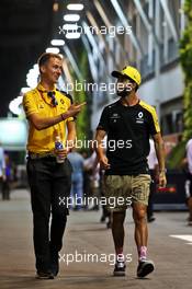 (L to R): James Lloyd (GBR) Renault F1 Team Press Officer with Daniel Ricciardo (AUS) Renault F1 Team. 19.09.2019. Formula 1 World Championship, Rd 15, Singapore Grand Prix, Marina Bay Street Circuit, Singapore, Preparation Day.