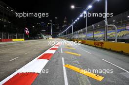 Circuit atmosphere - kerb run off detail. 19.09.2019. Formula 1 World Championship, Rd 15, Singapore Grand Prix, Marina Bay Street Circuit, Singapore, Preparation Day.