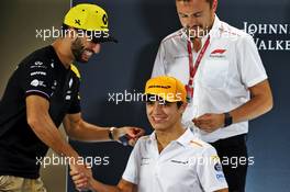 (L to R): Daniel Ricciardo (AUS) Renault F1 Team and Lando Norris (GBR) McLaren in the FIA Press Conference. 19.09.2019. Formula 1 World Championship, Rd 15, Singapore Grand Prix, Marina Bay Street Circuit, Singapore, Preparation Day.