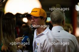 Lando Norris (GBR) McLaren with the media. 19.09.2019. Formula 1 World Championship, Rd 15, Singapore Grand Prix, Marina Bay Street Circuit, Singapore, Preparation Day.