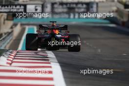 Max Verstappen (NLD), Red Bull Racing  29.11.2019. Formula 1 World Championship, Rd 21, Abu Dhabi Grand Prix, Yas Marina Circuit, Abu Dhabi, Practice Day.