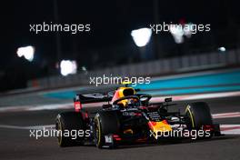 Alexander Albon (THA) Red Bull Racing RB15. 29.11.2019. Formula 1 World Championship, Rd 21, Abu Dhabi Grand Prix, Yas Marina Circuit, Abu Dhabi, Practice Day.