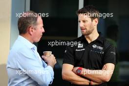 (L to R): Martin Brundle (GBR) Sky Sports Commentator with Romain Grosjean (FRA) Haas F1 Team. 29.11.2019. Formula 1 World Championship, Rd 21, Abu Dhabi Grand Prix, Yas Marina Circuit, Abu Dhabi, Practice Day.