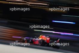 Alexander Albon (THA), Red Bull Racing  29.11.2019. Formula 1 World Championship, Rd 21, Abu Dhabi Grand Prix, Yas Marina Circuit, Abu Dhabi, Practice Day.