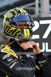 Nico Hulkenberg (GER) Renault F1 Team on the grid. 01.12.2019. Formula 1 World Championship, Rd 21, Abu Dhabi Grand Prix, Yas Marina Circuit, Abu Dhabi, Race Day.