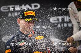 Max Verstappen (NLD) Red Bull Racing celebrates his second position on the podium. 01.12.2019. Formula 1 World Championship, Rd 21, Abu Dhabi Grand Prix, Yas Marina Circuit, Abu Dhabi, Race Day.