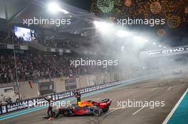 Max Verstappen (NLD) Red Bull Racing RB15 Celebrates his second position at the end of the race. 01.12.2019. Formula 1 World Championship, Rd 21, Abu Dhabi Grand Prix, Yas Marina Circuit, Abu Dhabi, Race Day.