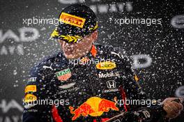 Max Verstappen (NLD) Red Bull Racing celebrates his second position on the podium. 01.12.2019. Formula 1 World Championship, Rd 21, Abu Dhabi Grand Prix, Yas Marina Circuit, Abu Dhabi, Race Day.