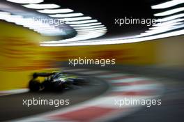 Nico Hulkenberg (GER) Renault F1 Team RS19. 30.11.2019. Formula 1 World Championship, Rd 21, Abu Dhabi Grand Prix, Yas Marina Circuit, Abu Dhabi, Qualifying Day.