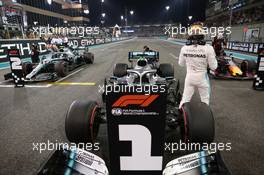 Pole for Lewis Hamilton (GBR) Mercedes AMG F1 W10. 30.11.2019. Formula 1 World Championship, Rd 21, Abu Dhabi Grand Prix, Yas Marina Circuit, Abu Dhabi, Qualifying Day.