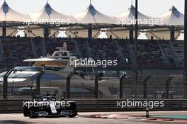 Lewis Hamilton (GBR) Mercedes AMG F1 W10. 30.11.2019. Formula 1 World Championship, Rd 21, Abu Dhabi Grand Prix, Yas Marina Circuit, Abu Dhabi, Qualifying Day.