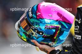The helmet of Daniel Ricciardo (AUS) Renault F1 Team at a team photograph. 01.12.2019. Formula 1 World Championship, Rd 21, Abu Dhabi Grand Prix, Yas Marina Circuit, Abu Dhabi, Race Day.