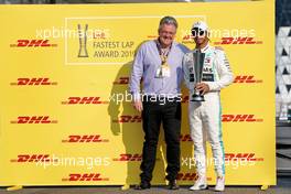 Lewis Hamilton (GBR) Mercedes AMG F1 - DHL Fastest Lap Award. 01.12.2019. Formula 1 World Championship, Rd 21, Abu Dhabi Grand Prix, Yas Marina Circuit, Abu Dhabi, Race Day.