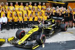 Nico Hulkenberg (GER) Renault F1 Team at a team photograph. 01.12.2019. Formula 1 World Championship, Rd 21, Abu Dhabi Grand Prix, Yas Marina Circuit, Abu Dhabi, Race Day.