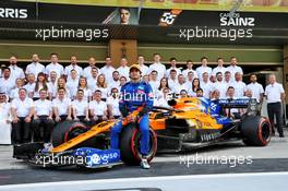 Carlos Sainz Jr (ESP) McLaren at a team photograph. 01.12.2019. Formula 1 World Championship, Rd 21, Abu Dhabi Grand Prix, Yas Marina Circuit, Abu Dhabi, Race Day.