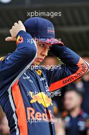 Alexander Albon (THA) Red Bull Racing at a team photograph. 28.11.2019. Formula 1 World Championship, Rd 21, Abu Dhabi Grand Prix, Yas Marina Circuit, Abu Dhabi, Preparation Day.